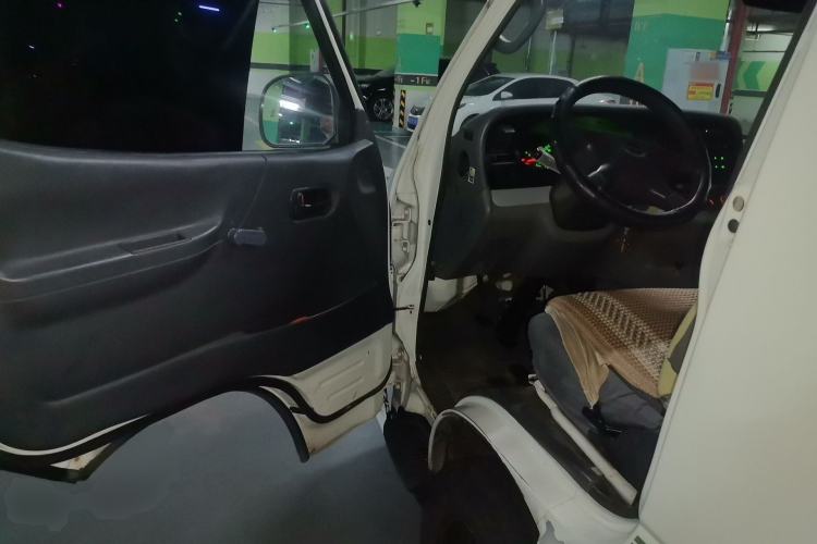 Used Jinbei Hiace 2014 2.0L 5th Generation Kuaiyunwang Business Version 4G19 Driver Seat