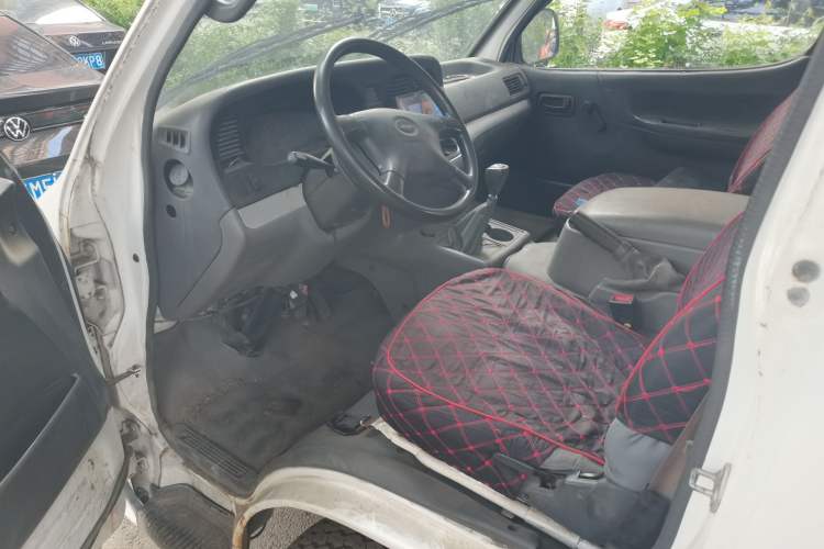 Used Jinbei Hiace 2014 2.0L 5th Generation Kuaiyunwang Business Version 4G19 Driver Seat