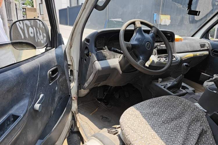 Used Jinbei Hiace 2014 2.0L 5th Generation Kuaiyunwang Business Version 4G19 Driver Seat
