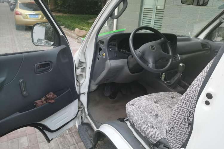 Used Jinbei Hiace 2014 2.0L 5th Generation Kuaiyunwang Business Version 4G19 Driver Seat