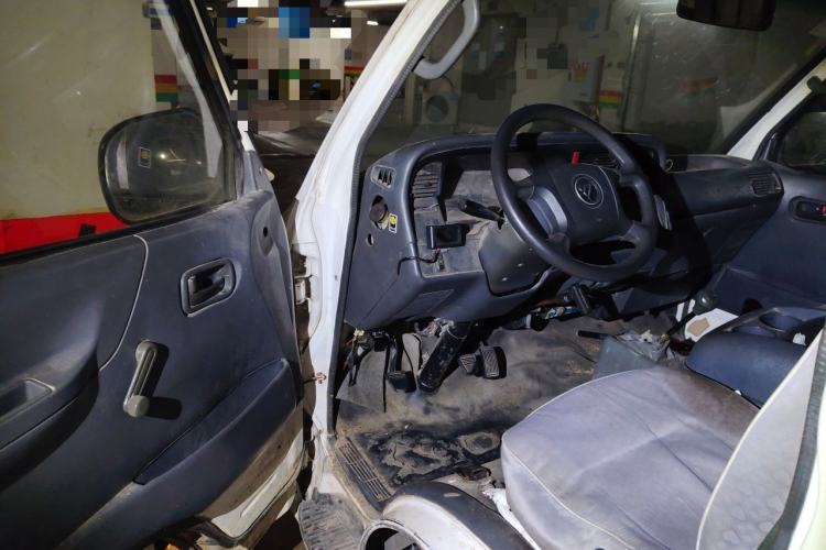 Used Jinbei Hiace 2014 2.0L Fifth-Generation Xiangyun Comfort Type 1 4G20C Driver Seat