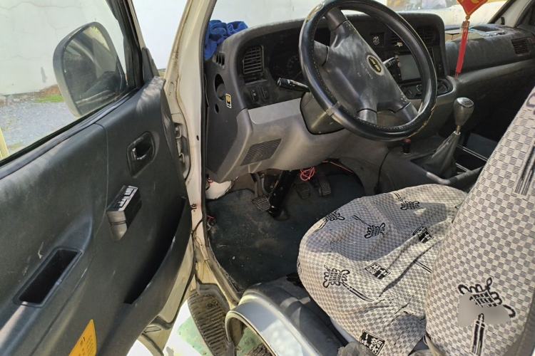 Used Jinbei Hiace 2014 2.0L Fifth-Generation Xiangyun Comfort Type 1 4G20C Driver Seat