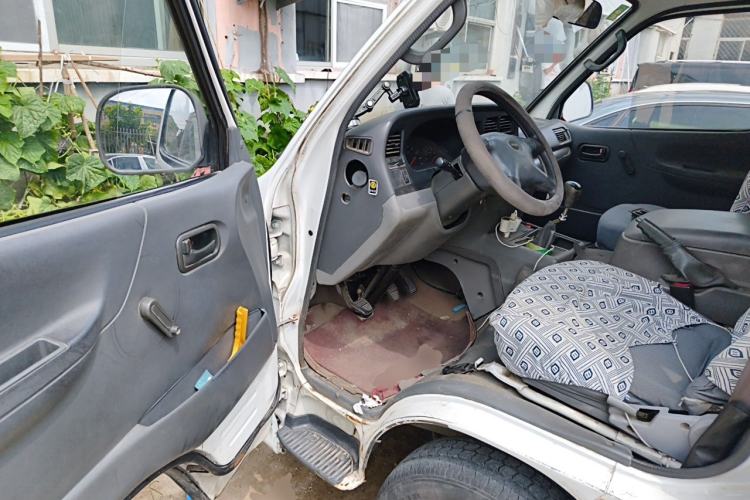 Used Jinbei Hiace 2014 2.0L Fifth-Generation Xiangyun Comfort Type 1 4G20C Driver Seat