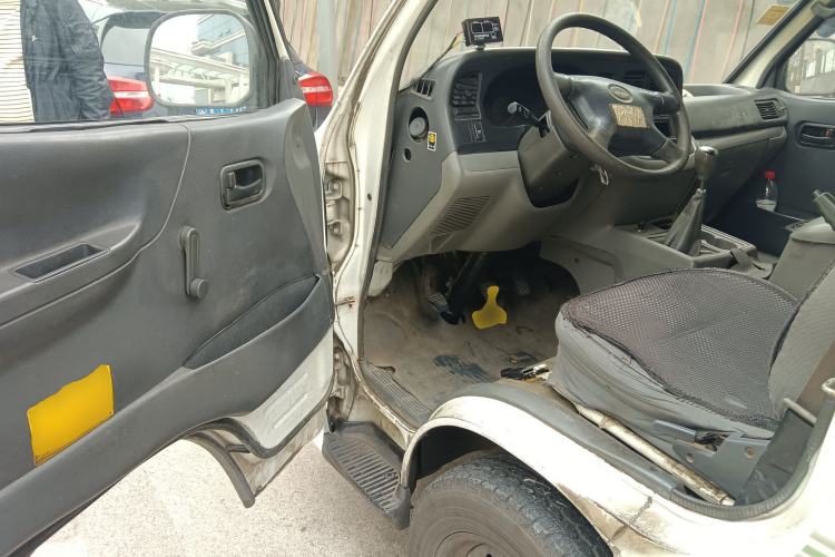Used Jinbei Hiace 2014 2.0L Fifth-Generation Xiangyun Comfort Type 1 4G20C Driver Seat