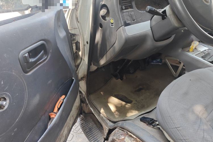 Used Jinbei Hiace 2014 2.0L Fifth-Generation Xiangyun Comfort Type 1 4G21C Driver Seat