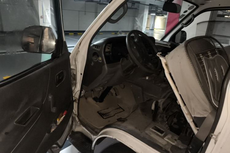 Used Jinbei Hiace 2014 2.0L 5th Generation Kuaiyunwang Business Version 4G19 Driver Seat