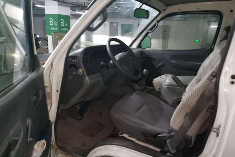 Used Jinbei Hiace 2014 2.0L 5th Generation Kuaiyunwang Business Version 4G19 Driver Seat
