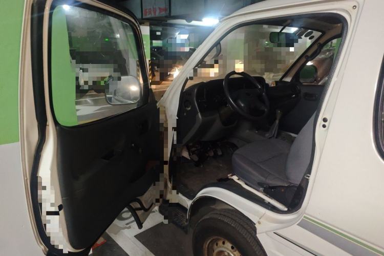 Used Jinbei Hiace 2014 2.0L 5th Generation Kuaiyunwang Business Version 4G19 Driver Seat