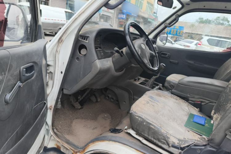 Used Jinbei Hiace 2014 2.0L 5th Generation Kuaiyunwang Business Version 4G19 Driver Seat