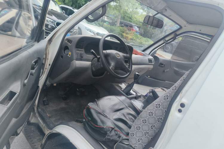 Used Jinbei Hiace 2014 2.0L Fifth-Generation Xiangyun Comfort Type 1 4G20C Driver Seat