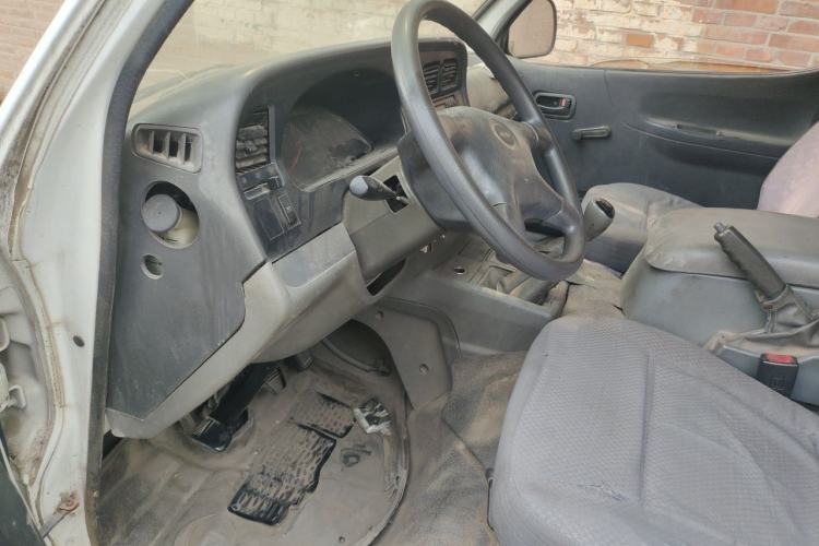Used Jinbei Hiace 2014 2.0L Fifth-Generation Xiangyun Comfort Type 1 4G20C Driver Seat