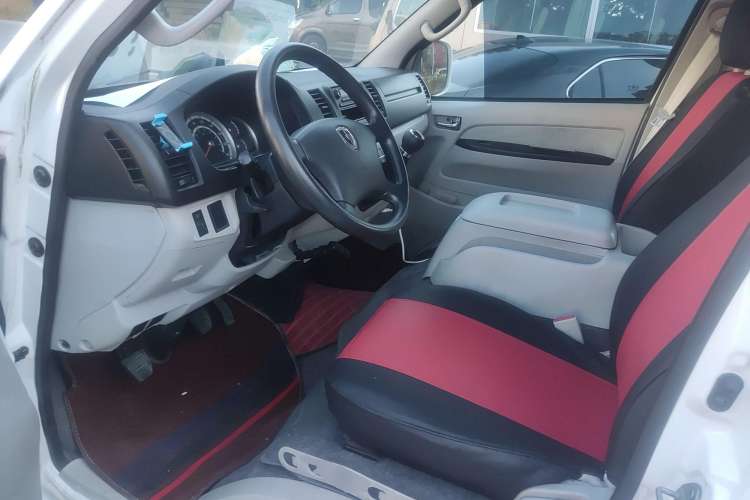 Used Jinbei Hiace 2014 2.2L Luxury Version V22 Driver Seat