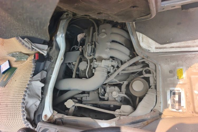 Used Jinbei Hiace 2014 2.0L 5th Generation Kuaiyunwang Business Version 4G19 Engine Bay