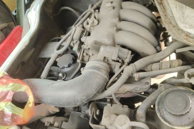 Used Jinbei Hiace 2014 2.0L 5th Generation Kuaiyunwang Business Version 4G19 Engine Bay