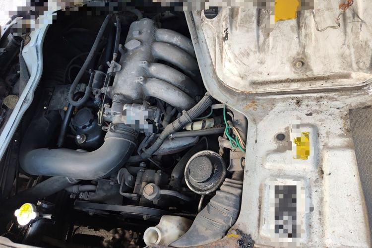 Used Jinbei Hiace 2014 2.0L 5th Generation Kuaiyunwang Business Version 4G19 Engine Bay