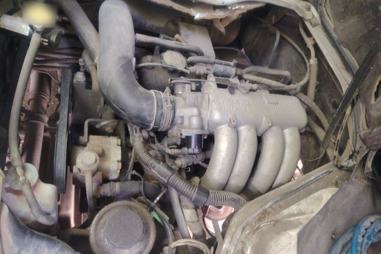 Used Jinbei Hiace 2014 2.0L Fifth-Generation Xiangyun Comfort Type 1 4G20C Engine Bay