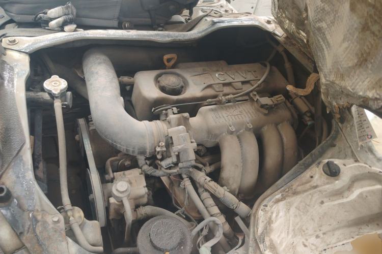 Used Jinbei Hiace 2014 2.0L 5th-Gen Power King Comfort Version V19 Engine Bay