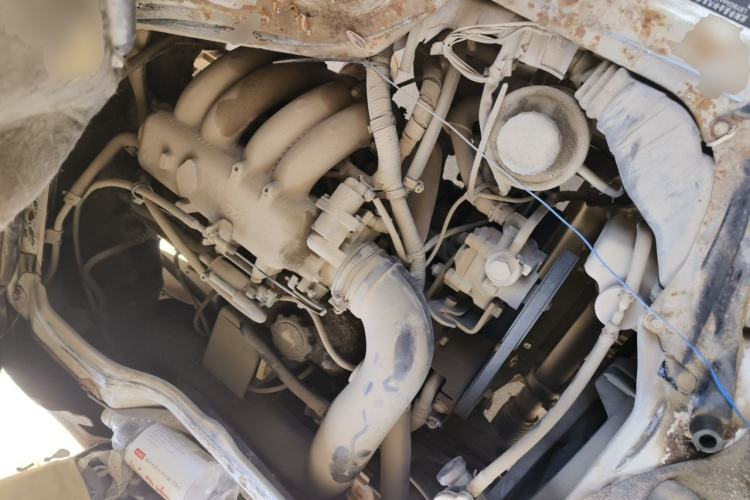 Used Jinbei Hiace 2014 2.0L 5th Generation Kuaiyunwang Business Version 4G19 Engine Bay