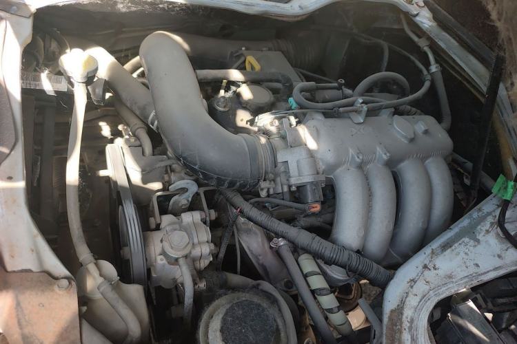 Used Jinbei Hiace 2014 2.0L 5th Generation Kuaiyunwang Business Version 4G19 Engine Bay