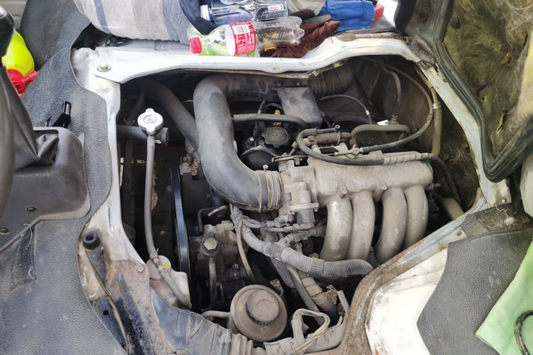 Used Jinbei Hiace 2014 2.0L 5th Generation Kuaiyunwang Business Version 4G20B Engine Bay