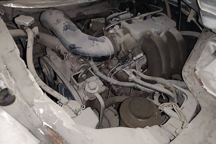 Used Jinbei Hiace 2014 2.0L 5th Generation Kuaiyunwang Business Version 4G19 Engine Bay