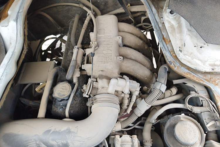 Used Jinbei Hiace 2014 2.0L Fifth-Generation Xiangyun Comfort Type 1 4G20C Engine Bay