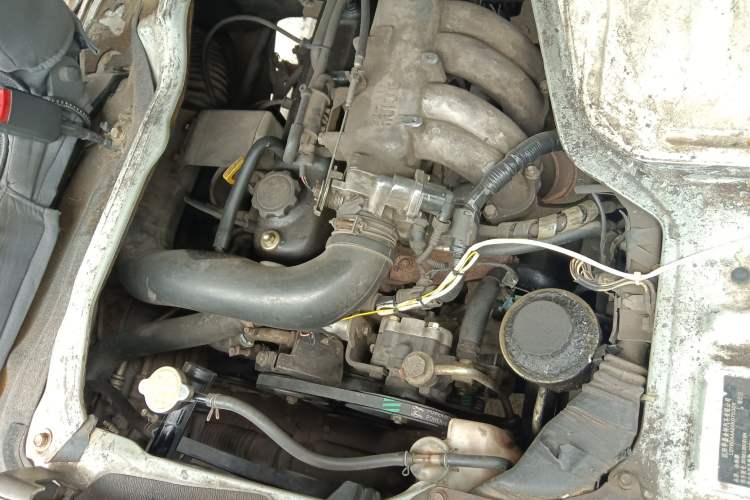 Used Jinbei Hiace 2014 2.0L Fifth-Generation Xiangyun Comfort Type 1 4G20C Engine Bay