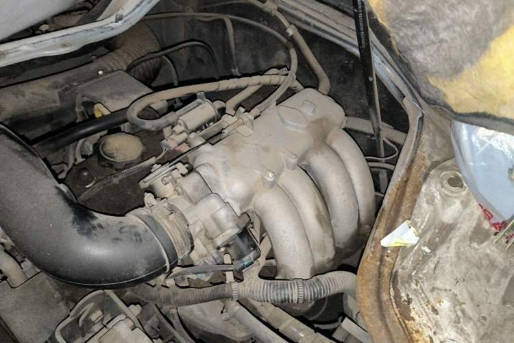 Used Jinbei Hiace 2014 2.0L 5th Generation Kuaiyunwang Business Version 4G19 Engine Bay Left