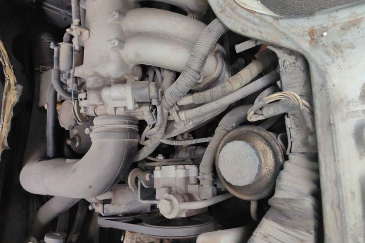 Used Jinbei Hiace 2014 2.0L 5th Generation Kuaiyunwang Business Version 4G19 Engine Bay Left