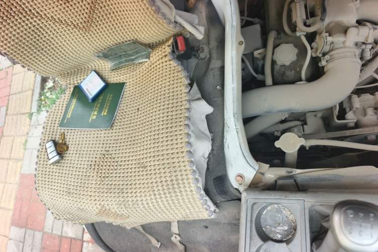 Used Jinbei Hiace 2014 2.0L 5th Generation Kuaiyunwang Business Version 4G19 Engine Bay Left