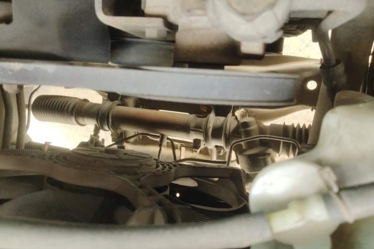 Used Jinbei Hiace 2014 2.0L 5th Generation Kuaiyunwang Business Version 4G19 Engine Bay Left