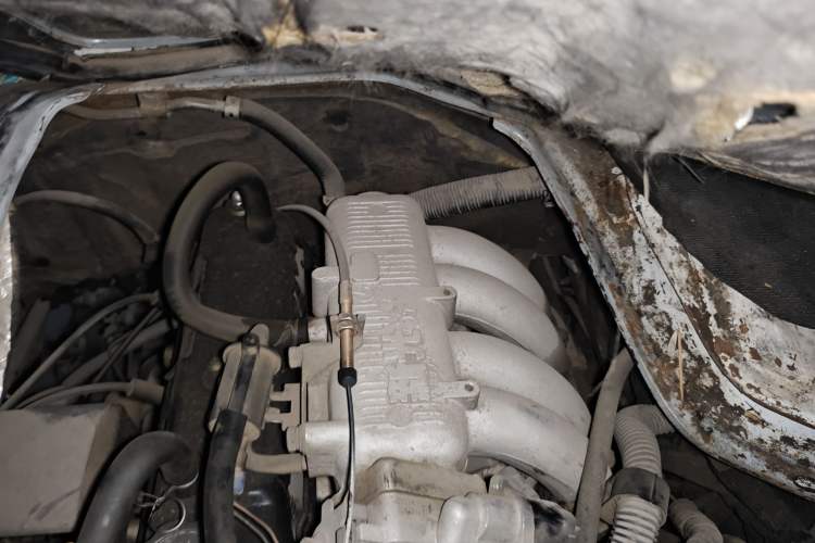 Used Jinbei Hiace 2014 2.0L Fifth-Generation Xiangyun Comfort Type 1 4G20C Engine Bay Left