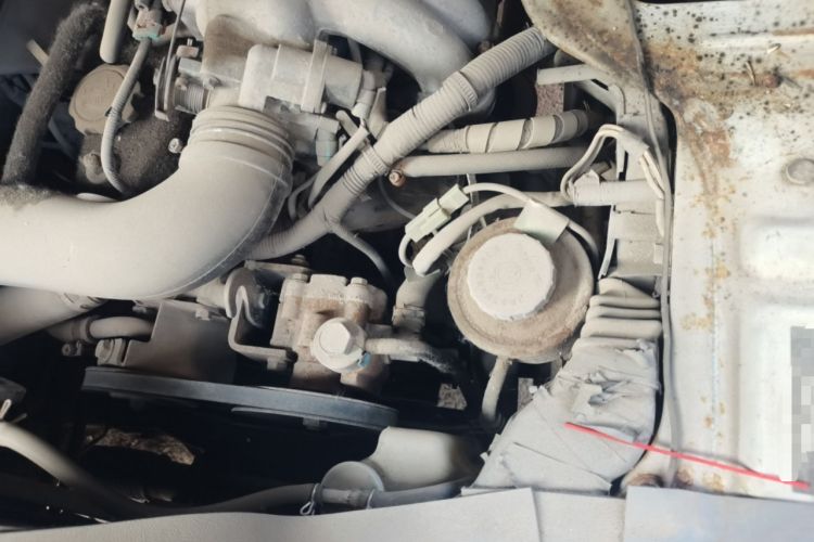 Used Jinbei Hiace 2014 2.0L 5th Generation Kuaiyunwang Business Version 4G19 Engine Bay Left