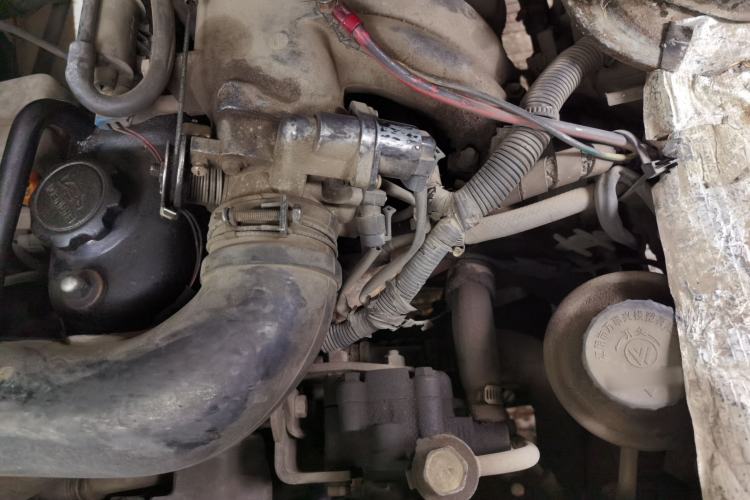 Used Jinbei Hiace 2014 2.0L 5th Generation Kuaiyunwang Business Version 4G19 Engine Bay Left