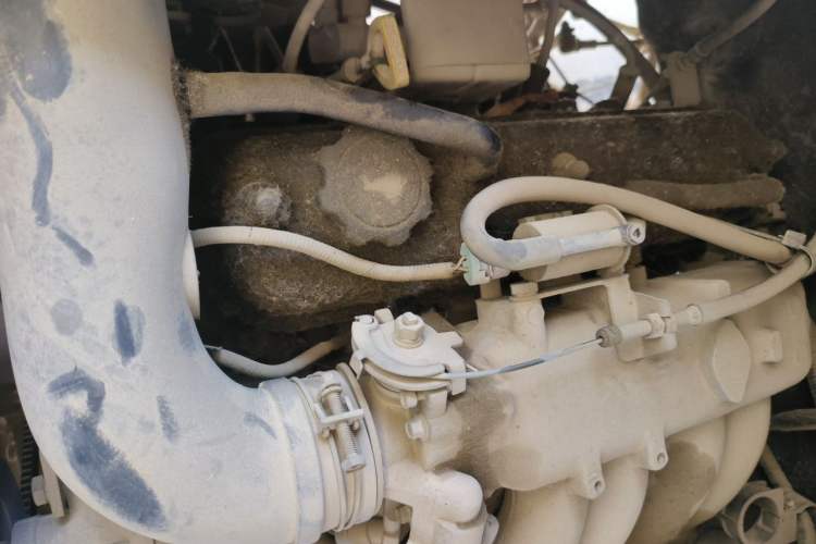 Used Jinbei Hiace 2014 2.0L 5th Generation Kuaiyunwang Business Version 4G19 Engine Bay Left