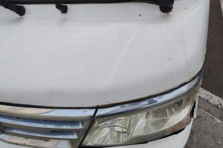 Used Jinbei Hiace 2014 2.0L Fifth-Generation Power King Classic V19 Engine Bay Left