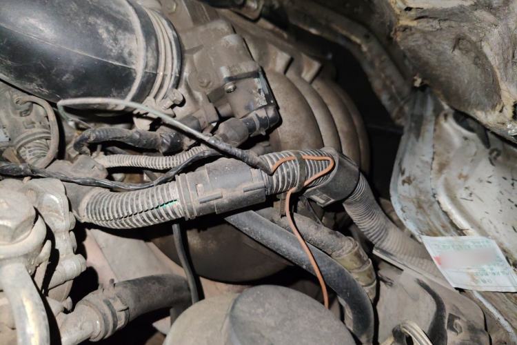 Used Jinbei Hiace 2014 2.0L Fifth-Generation Xiangyun Comfort Type 1 4G20C Engine Bay Left