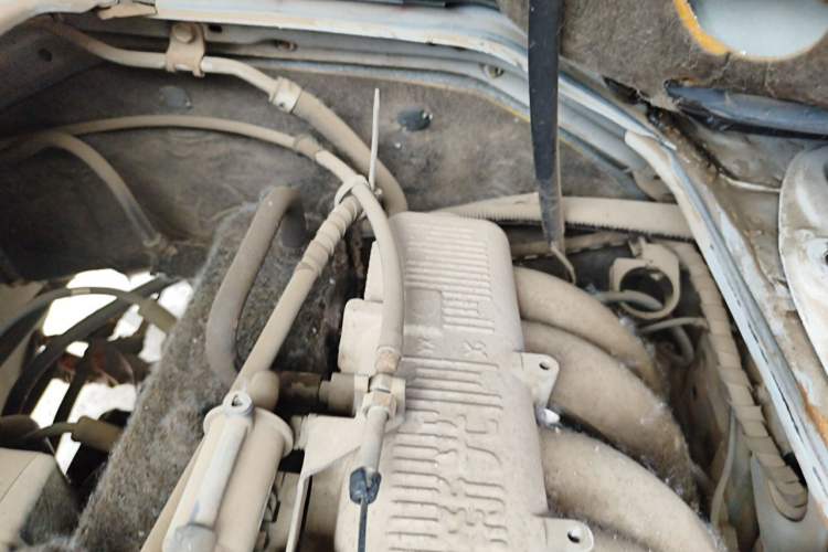 Used Jinbei Hiace 2014 2.0L Fifth-Generation Xiangyun Comfort Type 1 4G20C Engine Bay Left