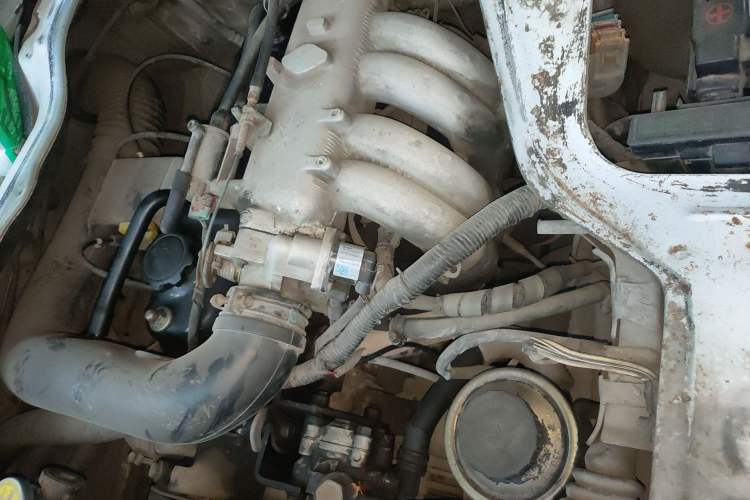 Used Jinbei Hiace 2014 2.0L 5th Generation Kuaiyunwang Business Version 4G19 Engine Bay Left