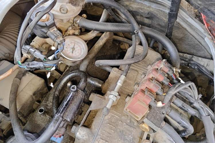 Used Jinbei Hiace 2014 2.0L 5th Generation Kuaiyunwang Business Version 4G20B Engine Bay Left