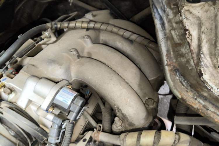 Used Jinbei Hiace 2014 2.0L 5th Generation Kuaiyunwang Business Version 4G19 Engine Bay Left