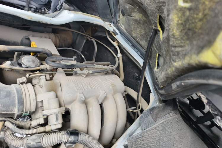Used Jinbei Hiace 2014 2.0L 5th Generation Kuaiyunwang Business Version 4G20B Engine Bay Left