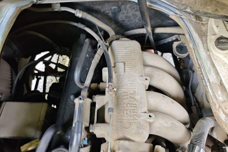 Used Jinbei Hiace 2014 2.0L 5th Generation Kuaiyunwang Business Version 4G20B Engine Bay Left