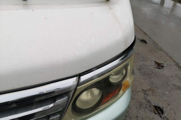 Used Jinbei Hiace 2014 2.0L 5th Generation Power King Deluxe Version V19 Engine Bay Left