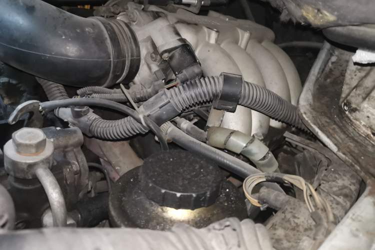 Used Jinbei Hiace 2014 2.0L 5th Generation Kuaiyunwang Business Version 4G20B Engine Bay Left