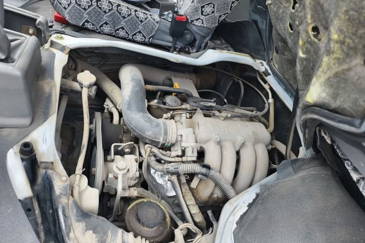 Used Jinbei Hiace 2014 2.0L 5th Generation Kuaiyunwang Business Version 4G20B Engine Bay