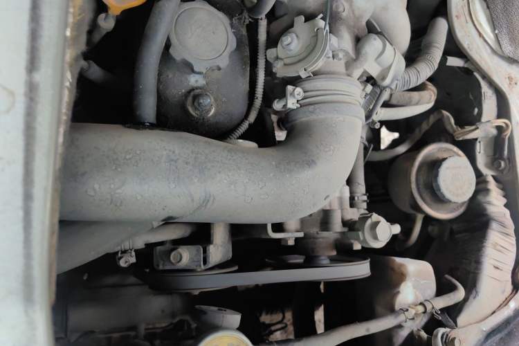 Used Jinbei Hiace 2014 2.0L 5th Generation Kuaiyunwang Business Version 4G19 Engine Bay Right