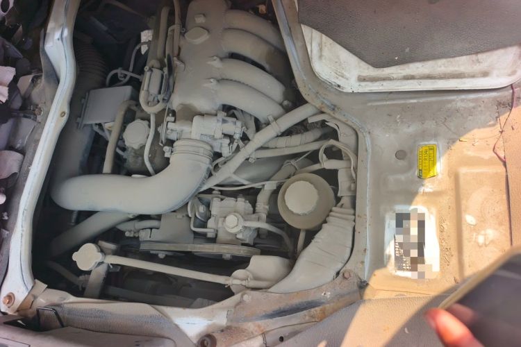 Used Jinbei Hiace 2014 2.0L 5th Generation Kuaiyunwang Business Version 4G19 Engine Bay Right