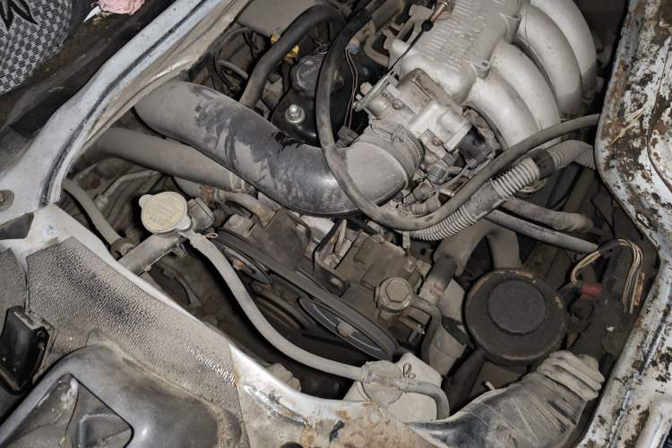 Used Jinbei Hiace 2014 2.0L Fifth-Generation Xiangyun Comfort Type 1 4G20C Engine Bay Right