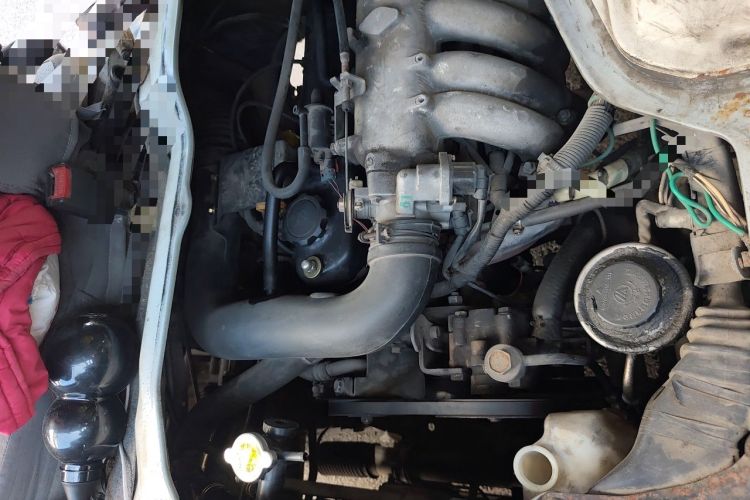 Used Jinbei Hiace 2014 2.0L 5th Generation Kuaiyunwang Business Version 4G19 Engine Bay Right